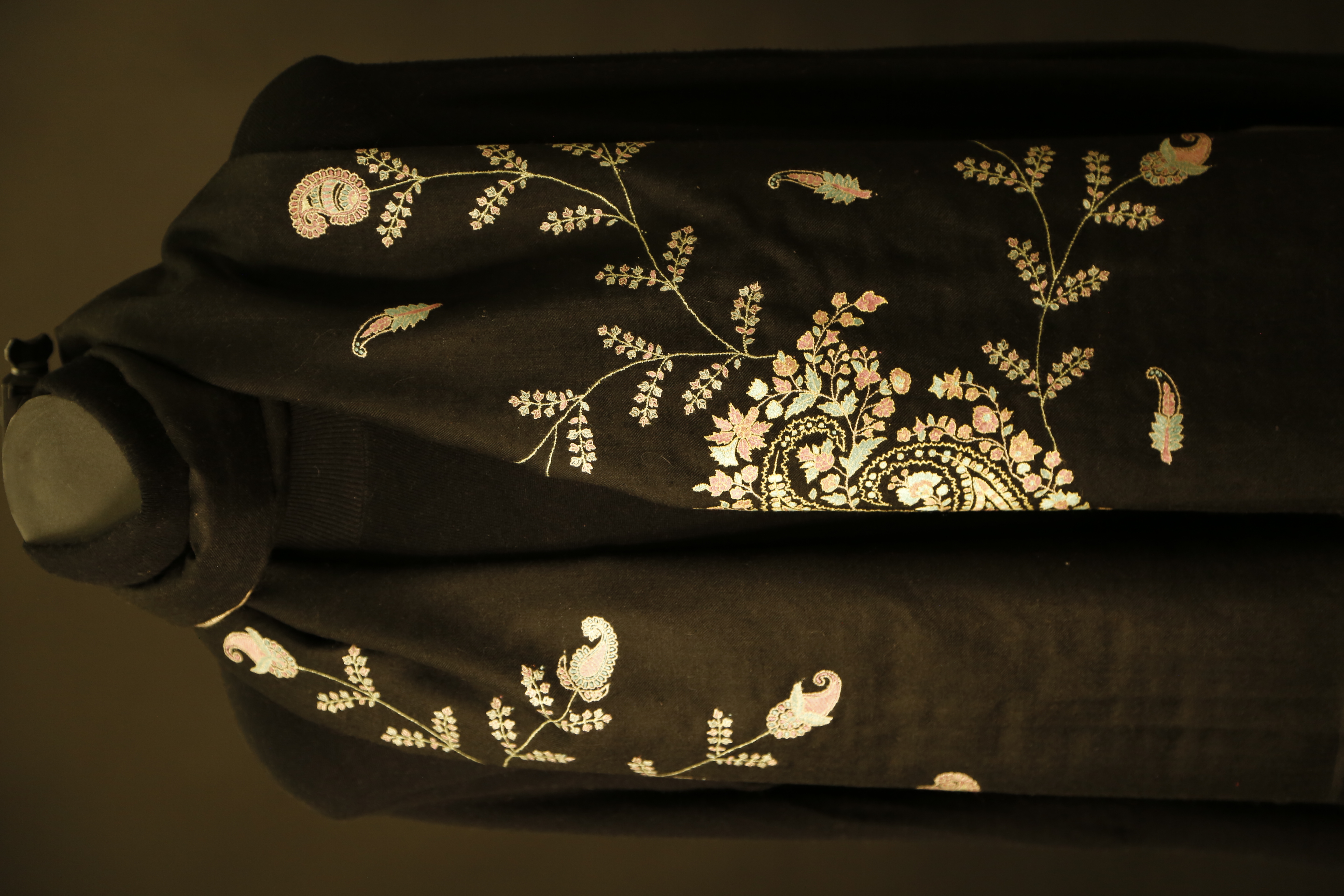 Pashmina shawl detail